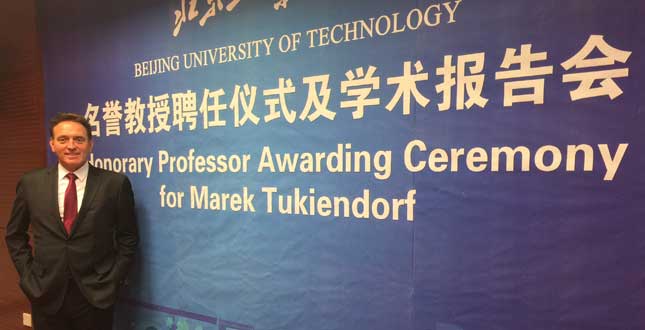 Prof. Marek Tukiendorf honorowym profesorem Beijing University of Technology